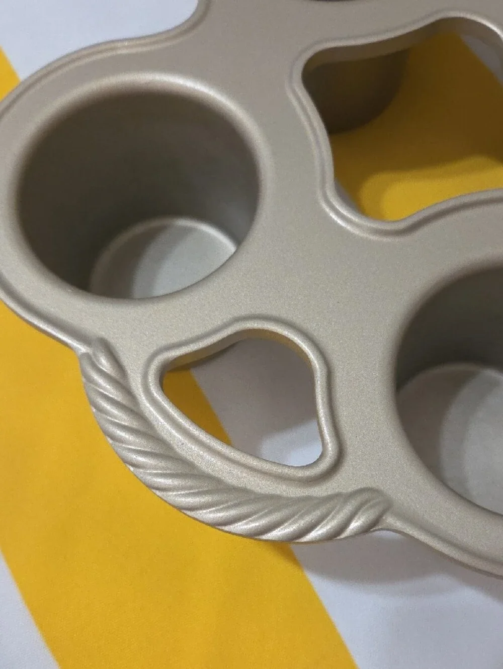 Nordic Ware Gold Pro Popover Pan